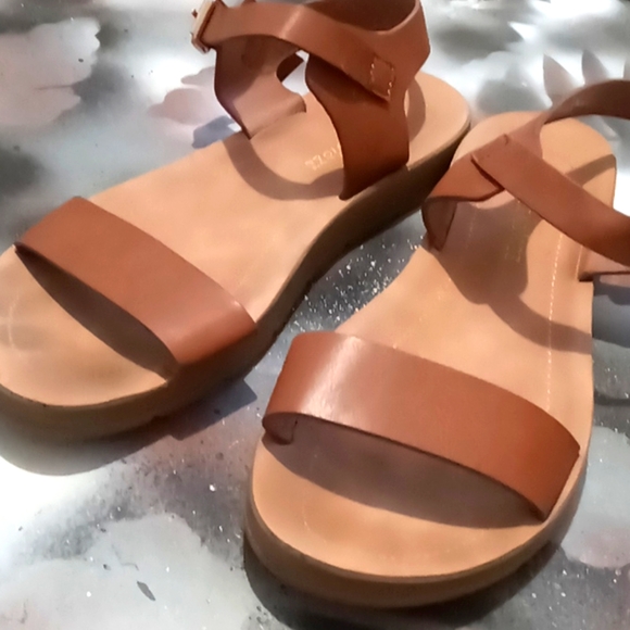 Razzmatazz sandals - Picture 2 of 8